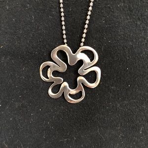 Silpada Daisy necklace